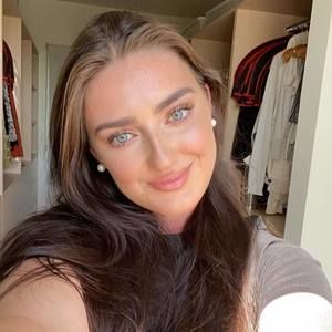 Meet your Posher, Bella